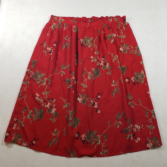 Sag Harbor Dresses & Skirts - Sag Harbor Full Floral skirt red flowy 40” Pull On midi Skirt pockets midi skirt